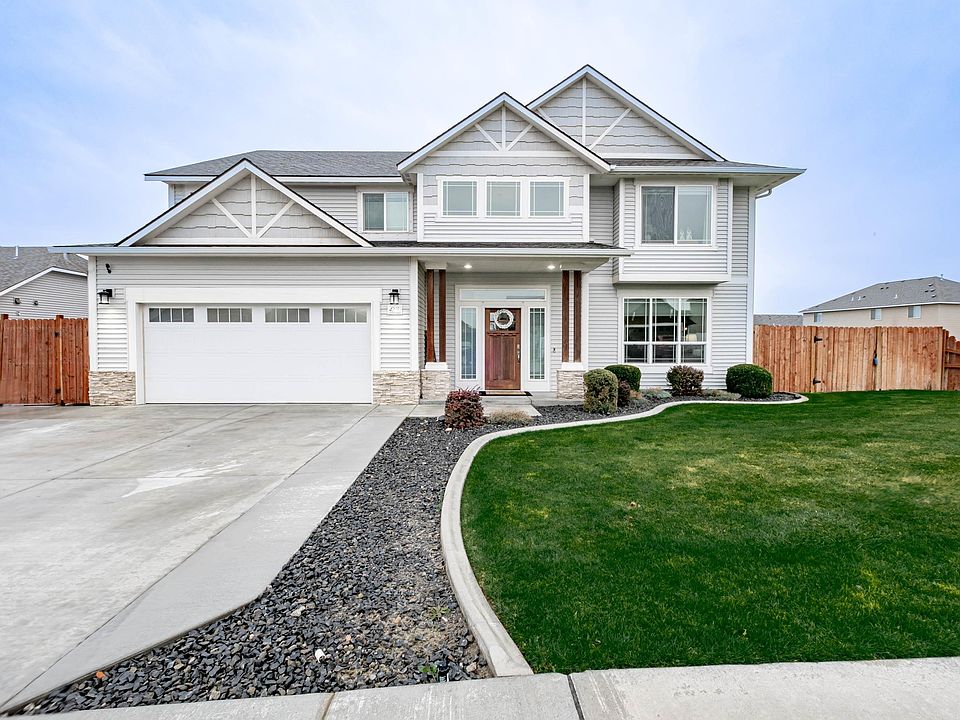 1st image of 4218 NW Commons Dr