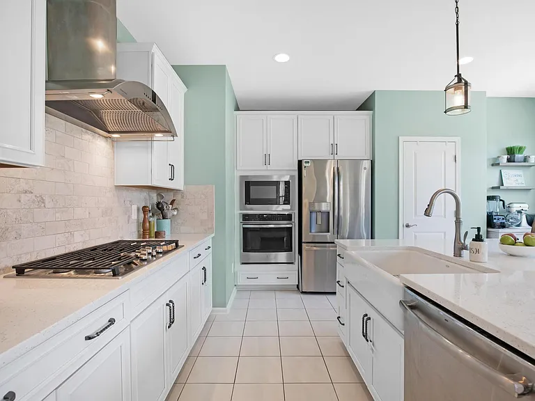 42526 Oxford Forest Cir — Photo 8