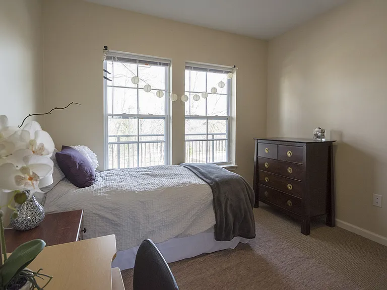 East Bay II Apartments — Photo 26