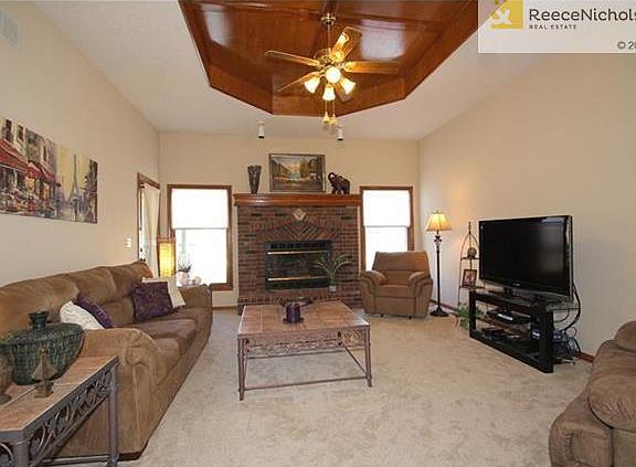 4th image of 640 NE Bordner Dr
