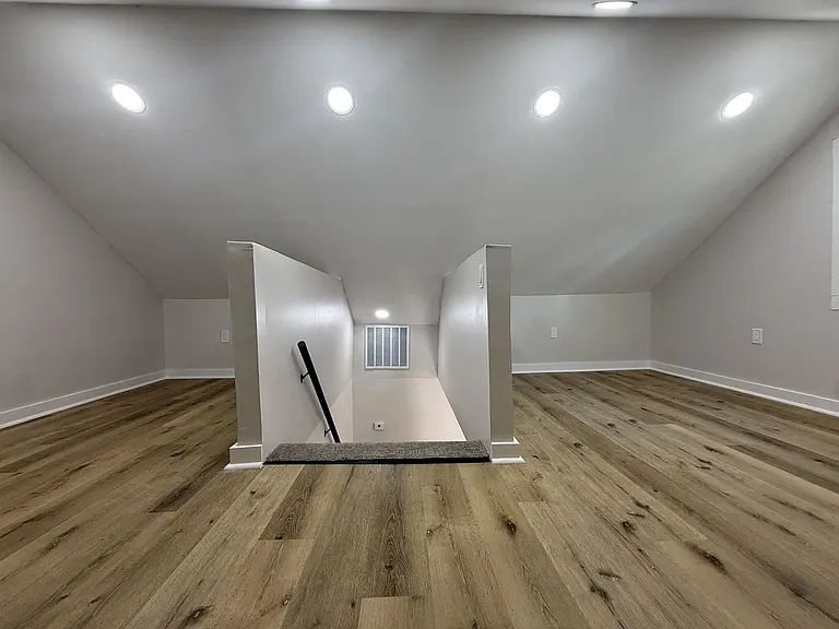 2403 Belden St — Photo 14