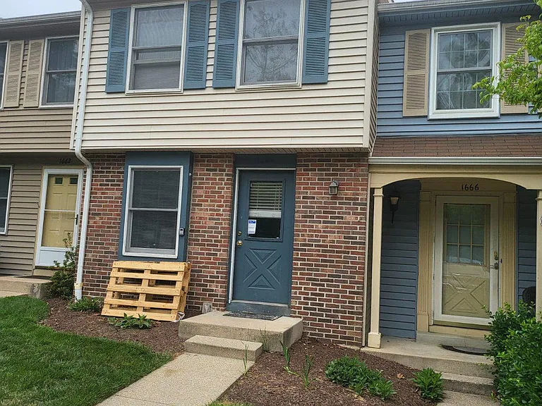 1664 Devil Ln — Photo 1