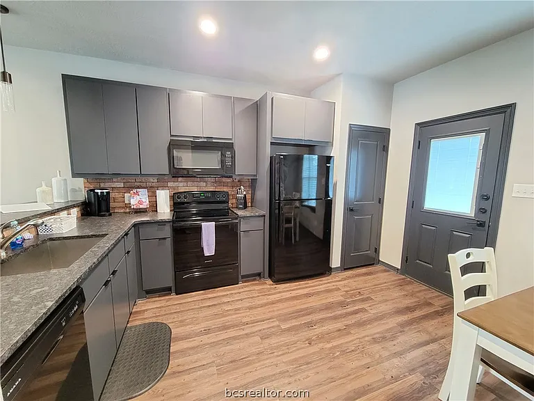1451 Associates Ave #711 — Photo 6
