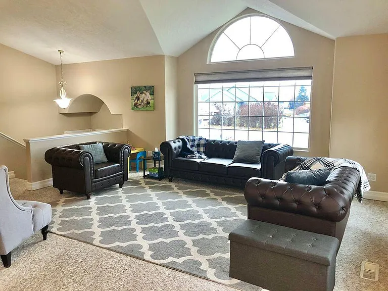 10 Bruyer Way — Photo 4