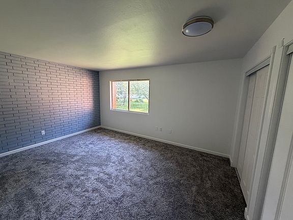 5th image of 1006 Elm St