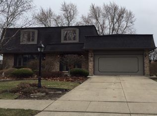 1901 McAdam Rd, Darien, IL 60561