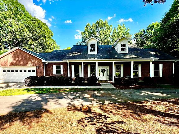 5th image of 169 Wilcox Karriker Ln