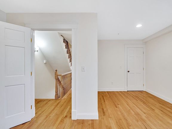 2nd image of 2 Sherman Ct #1
