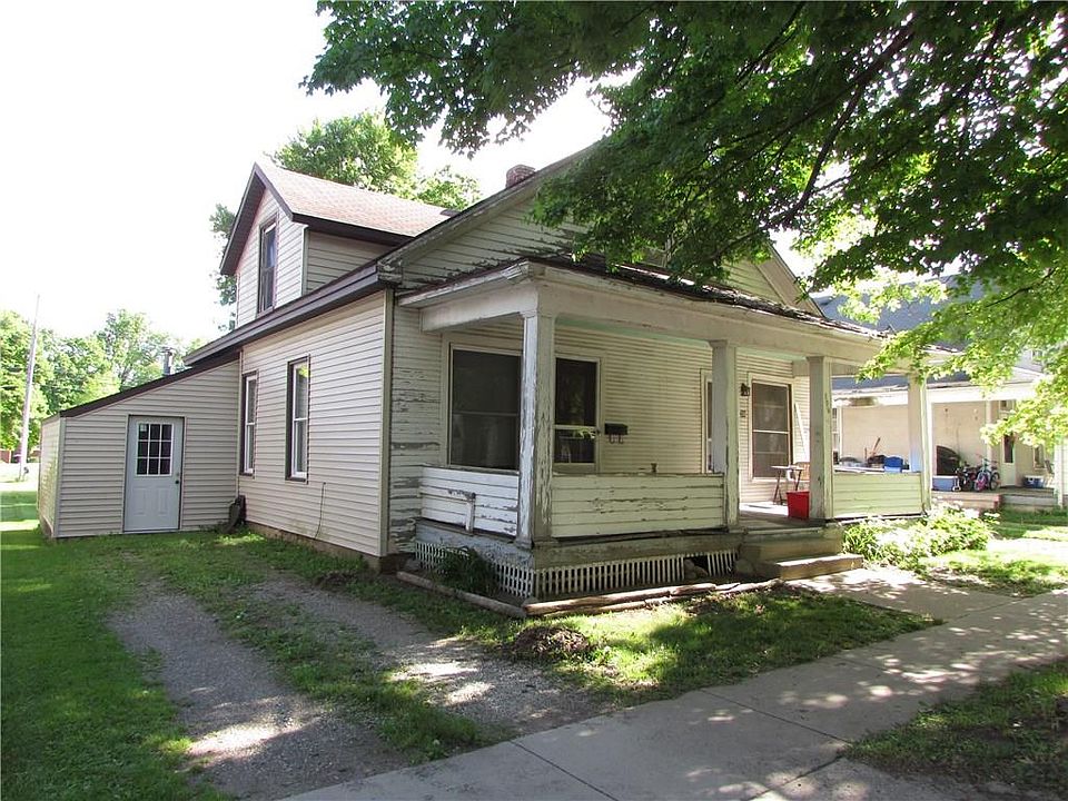 1st image of 204 E Newell St