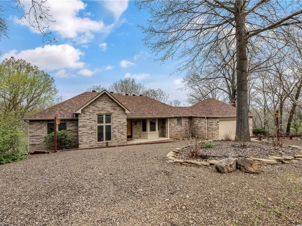 8985 Pikes Peak Rd, Rogers, AR 72756