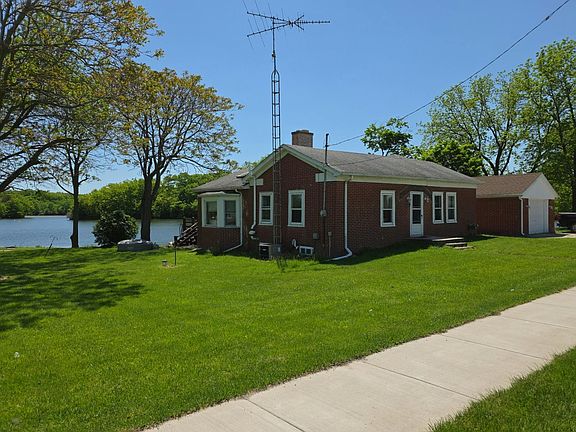 3rd image of 9068 Perry Rd