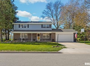 374 E Hazelwood St, Morton, IL 61550