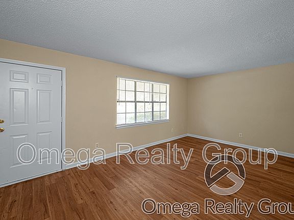 2nd image of 1827 Carson Rd APT 1