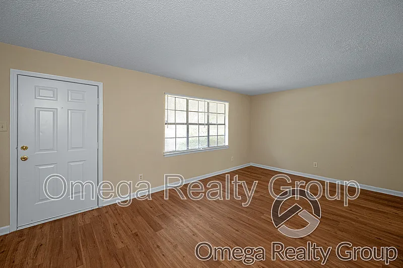 Building Photo - 1827 Carson Rd #1
