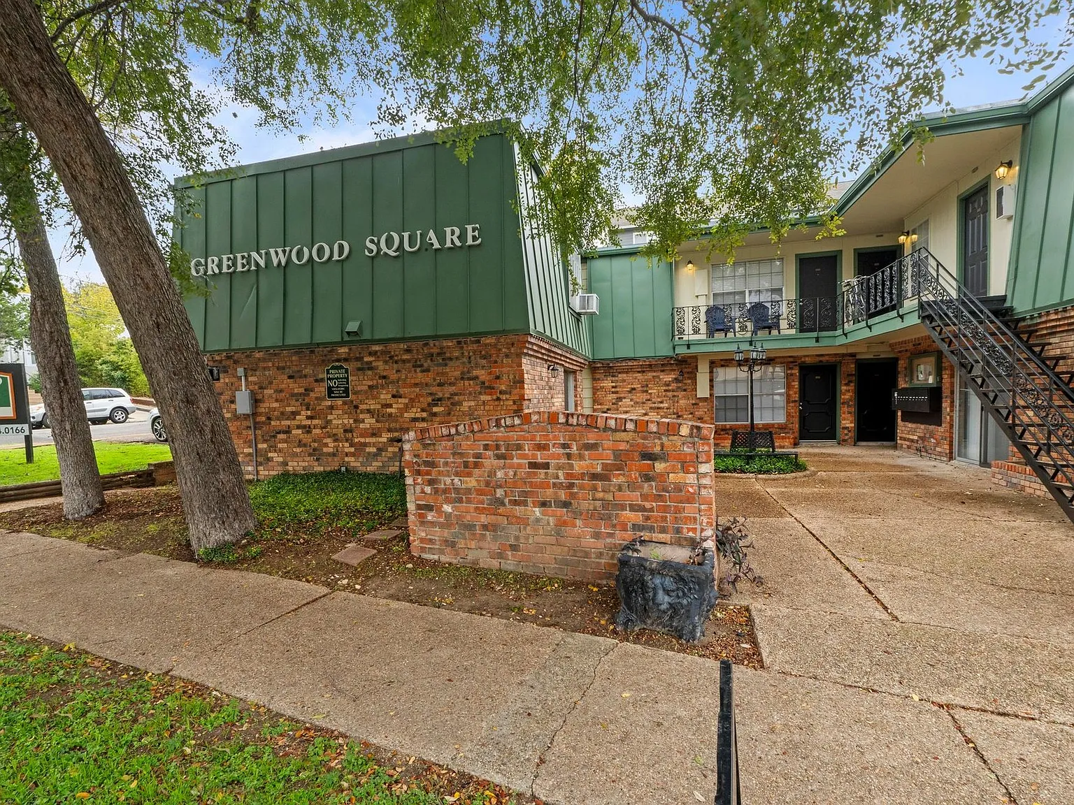 Greenwood Square — Photo 1