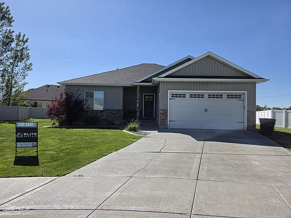 3rd image of 3700 Potomac Way