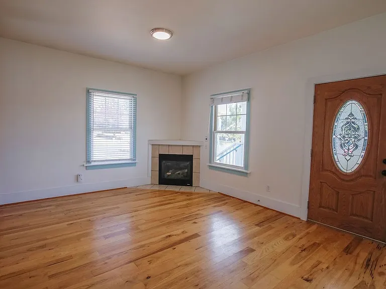402 S Main St #A — Photo 8