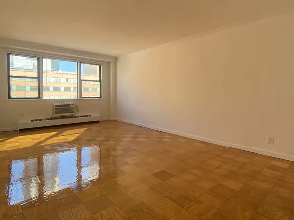 435 West 57th Street image 4 of 8