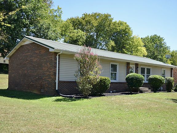 4th image of 300 Valley View Dr