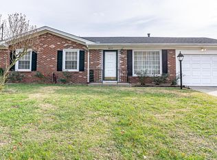 4012 Pinecroft Dr, Louisville, KY 40219