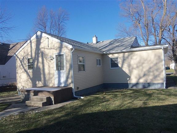 2nd image of 3440 Garfield Ave
