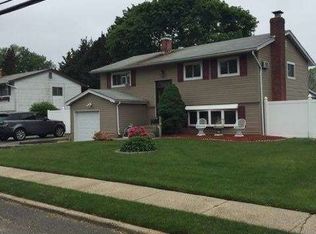 25 Clarke St, Brentwood, NY 11717