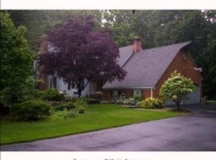 17 Fox Chase Rd, Bloomfield, CT 06002