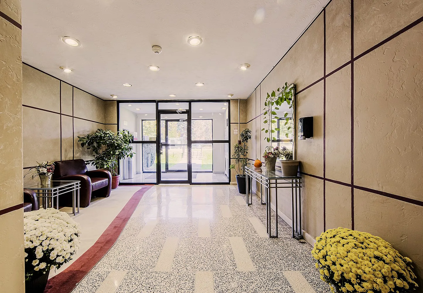 1700 Victoria Park Avenue — Photo 3