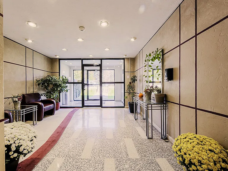 1700 Victoria Park Ave — Photo 4