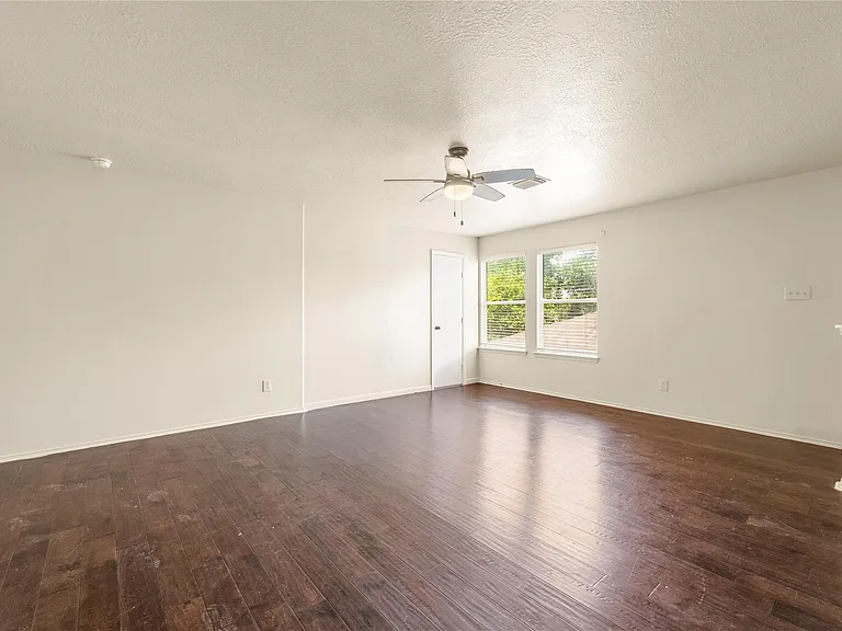 19526 Cliffsage Ct — Photo 27
