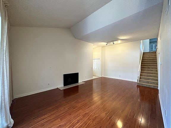 4th image of 328 Cordova St