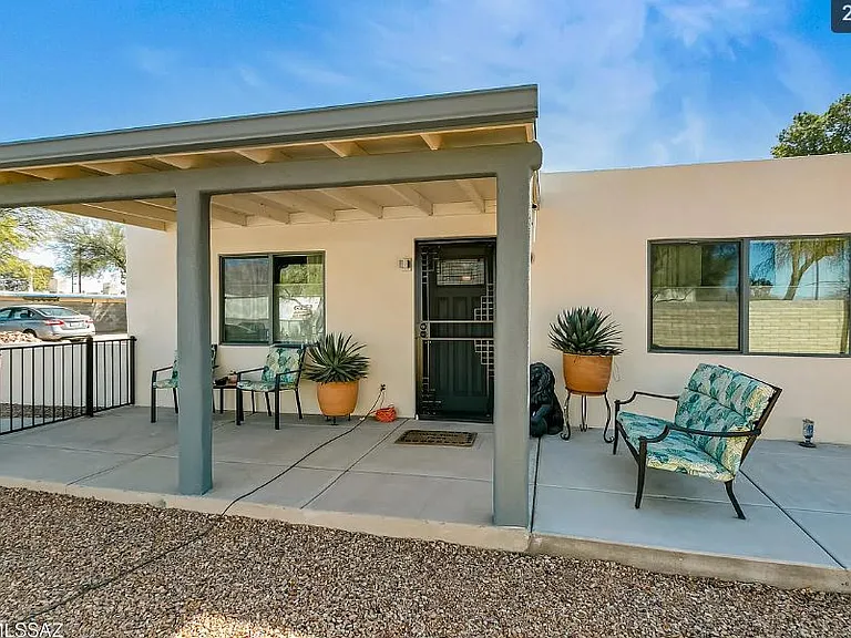 3402 E Kleindale Rd — Photo 18