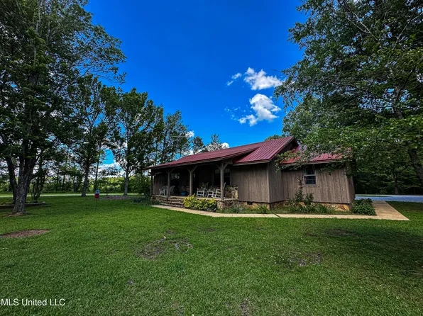 912 County Road 75, Blue Mountain, MS 38610