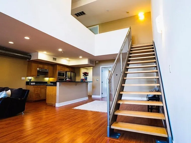 518 S Brea Blvd — Photo 6