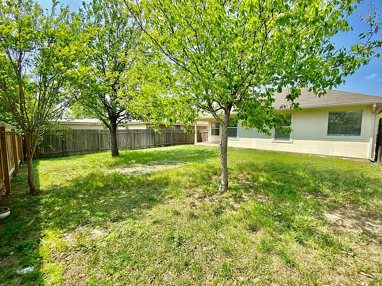 228 Chandler Crossing Trl — Photo 23