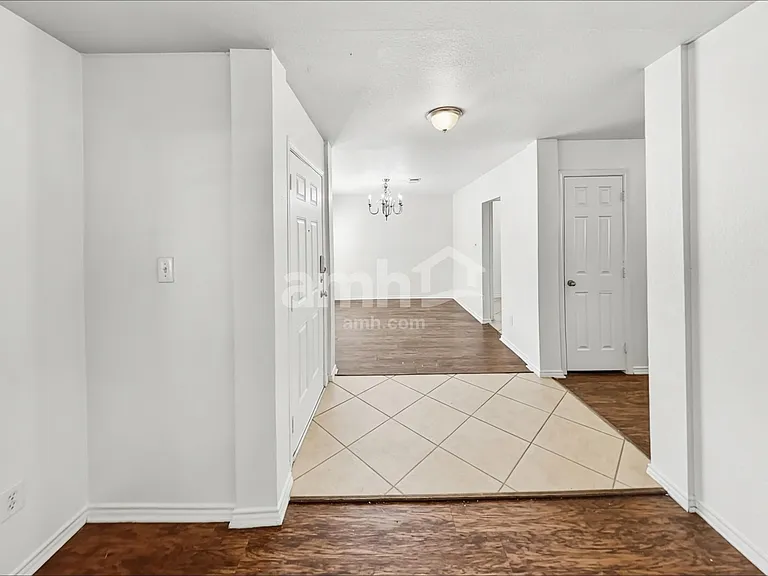 11011 Pierce Valley Dr — Photo 9