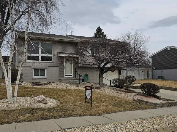 13604 Emiline Cir, Omaha, NE 68138
