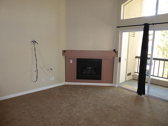 4th image of 5540 Owensmouth Ave APT 309