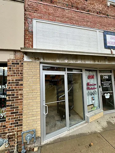 216 S Main St Photo 1