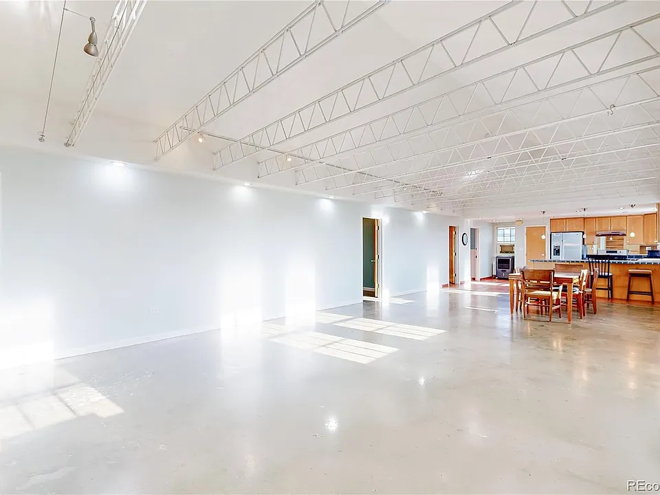 375 S Navajo St #3