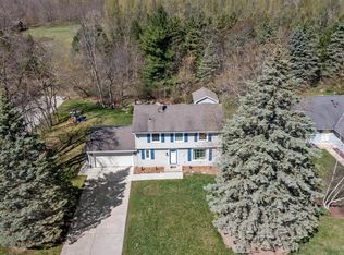 139 Fox Glen Rd, Fredonia, WI 53021