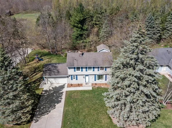 139 Fox Glen ROAD, Fredonia, WI 53021