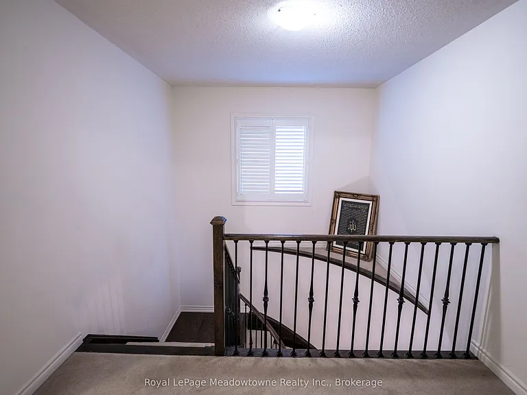 1528 Chretien St — Photo 32