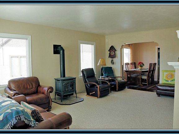 3rd image of 135 Karr Ave