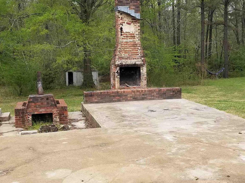2nd image of 1172 Horseshoe Loop