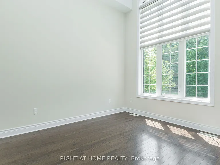 8 Monarch Dr — Photo 6