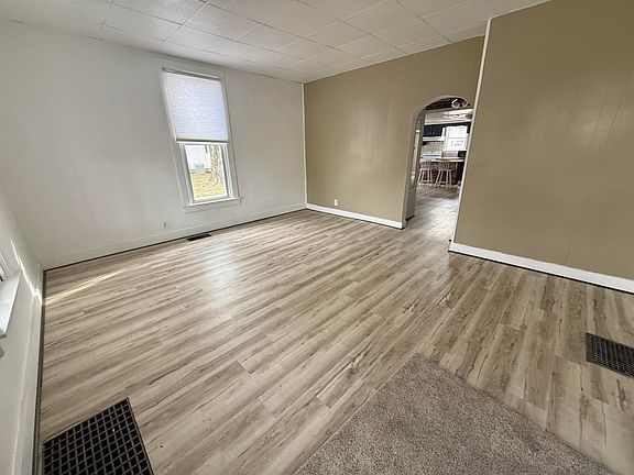 4th image of 306 W High St