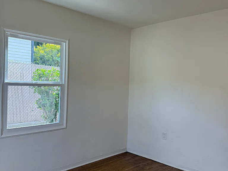 708 N Benton Way — Photo 13