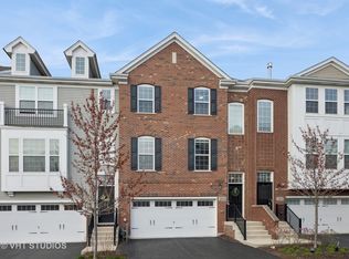 2504 Huntleigh Ln #804, Woodridge, IL 60517