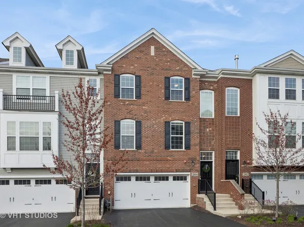2504 Huntleigh Ln #804, Woodridge, IL 60517
